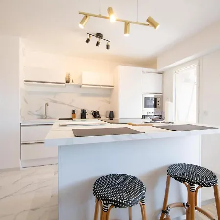 Apartament 4 Etoiles, Piscine, Parking, Wifi